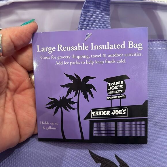 Trader Joe’s Insulated Grocery Bag Limited Edition 8 Gallon Purple - Picture 4 of 12